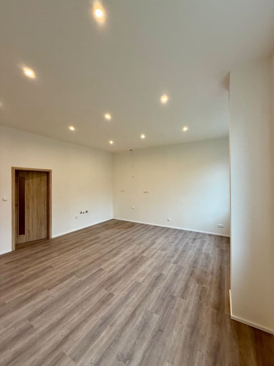 1 bedroom with open-plan kitchen flat for sale, 65 m², Topolová, Milovice, Středočeský Region 1 bedroom with open-plan kitchen flat for sale, 65 m², Topolová, Milovice, Středočeský Region