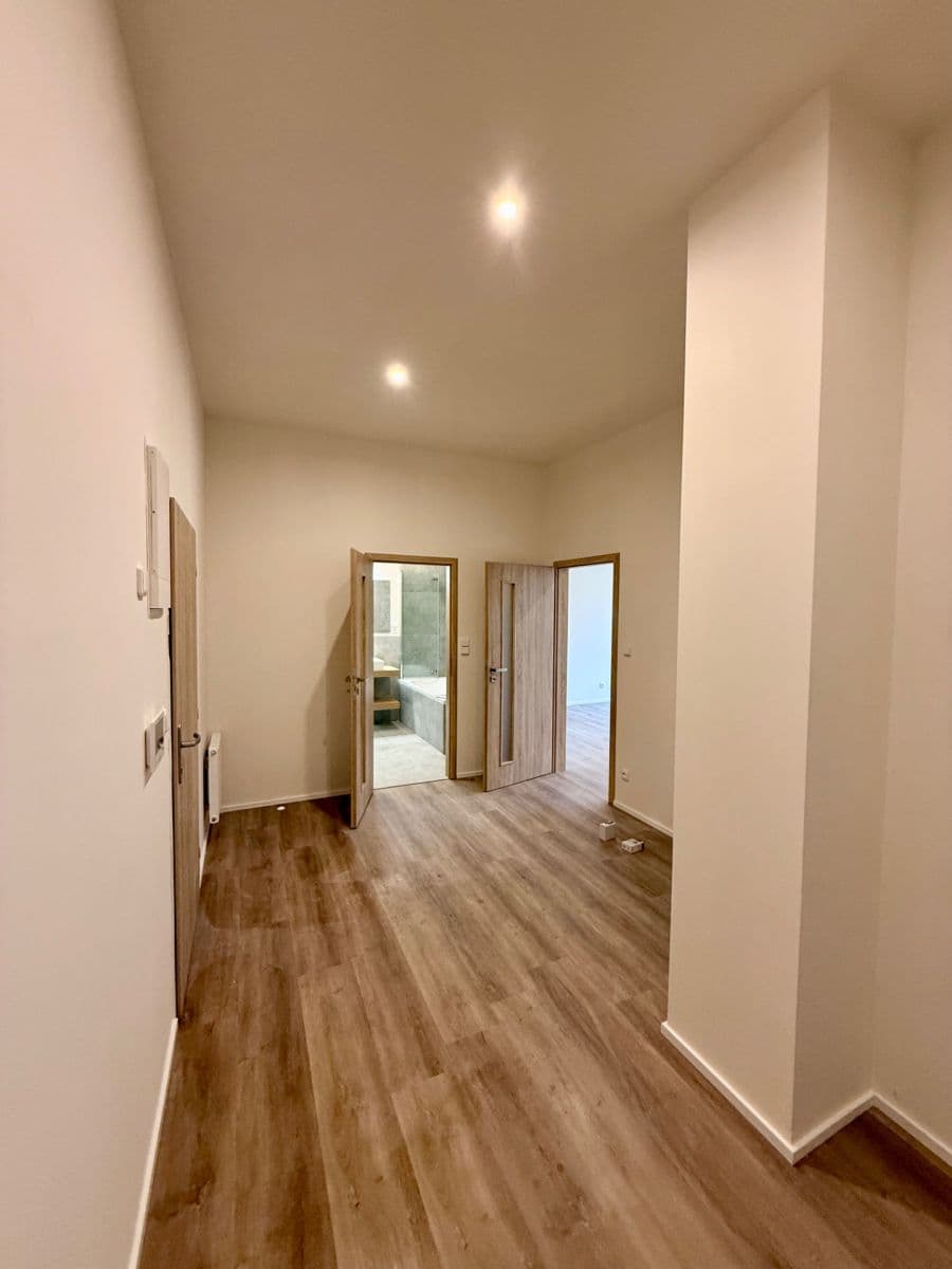 1 bedroom with open-plan kitchen flat for sale, 65 m², Topolová, Milovice, Středočeský Region 1 bedroom with open-plan kitchen flat for sale, 65 m², Topolová, Milovice, Středočeský Region