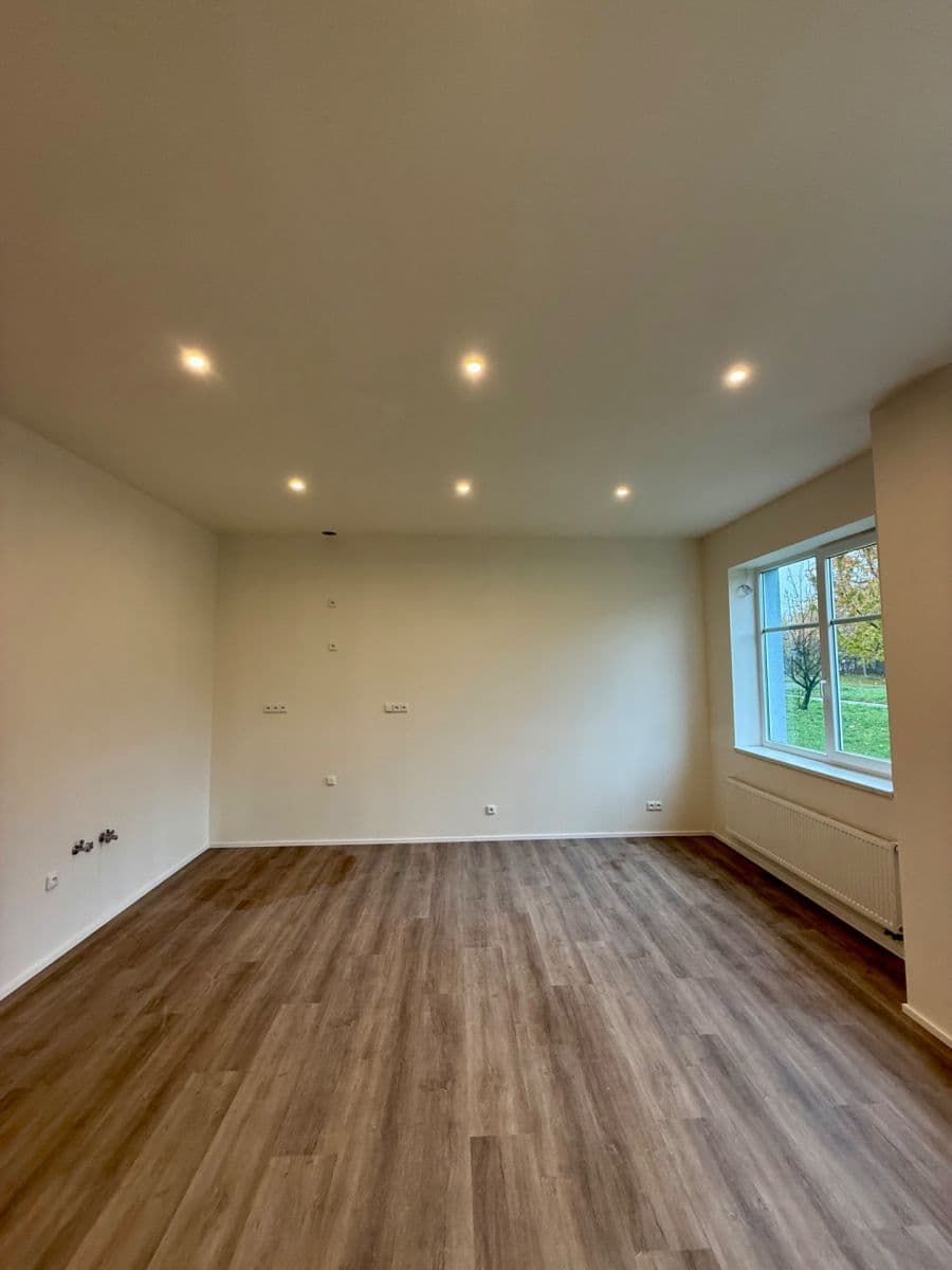 1 bedroom with open-plan kitchen flat for sale, 65 m², Topolová, Milovice, Středočeský Region 1 bedroom with open-plan kitchen flat for sale, 65 m², Topolová, Milovice, Středočeský Region