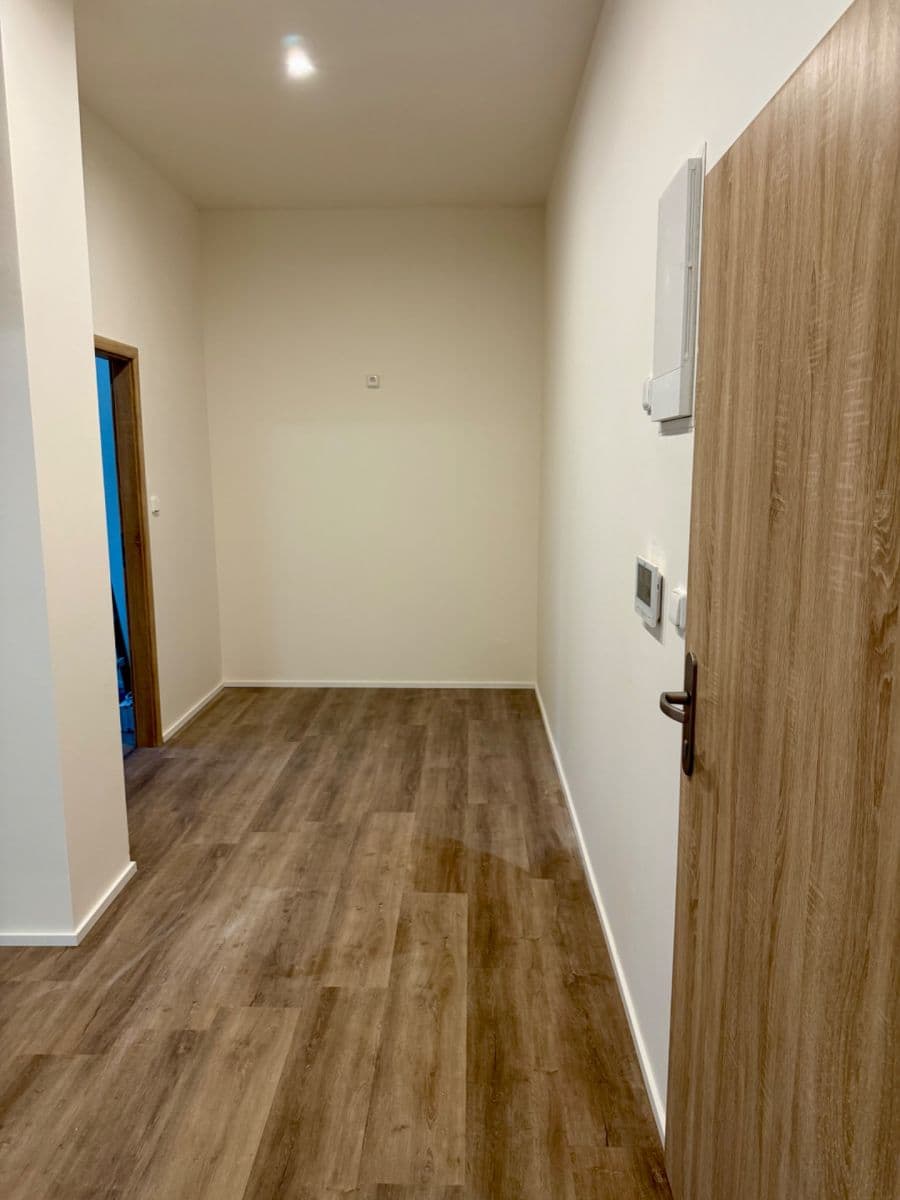 1 bedroom with open-plan kitchen flat for sale, 65 m², Topolová, Milovice, Středočeský Region 1 bedroom with open-plan kitchen flat for sale, 65 m², Topolová, Milovice, Středočeský Region