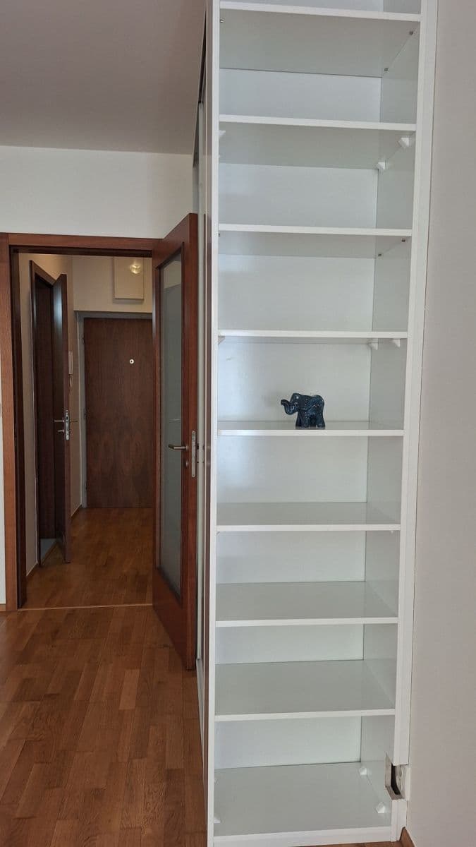 Studio flat to rent, 47 m², Jeseniova, Prague, Prague Studio flat to rent, 47 m², Jeseniova, Prague, Prague