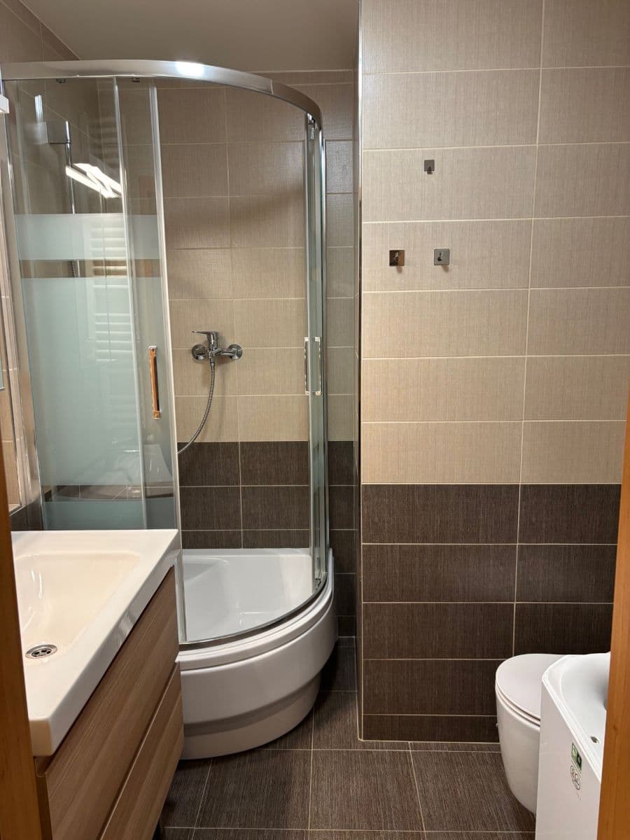 Studio flat to rent, 40 m², Na Slatince, Prague, Prague Studio flat to rent, 40 m², Na Slatince, Prague, Prague