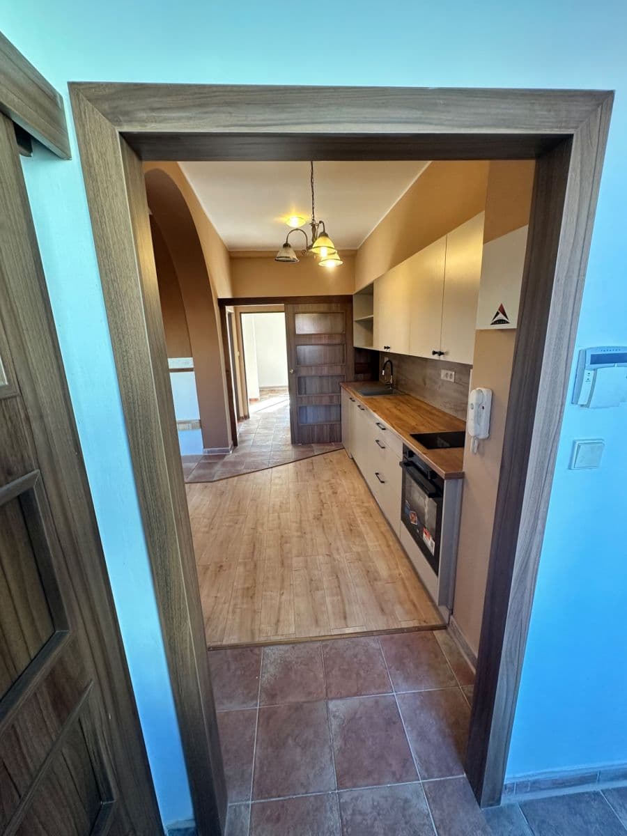 2 bedroom with open-plan kitchen flat to rent, 80 m², Dr. Steinera, Kladno, Středočeský Region 2 bedroom with open-plan kitchen flat to rent, 80 m², Dr. Steinera, Kladno, Středočeský Region