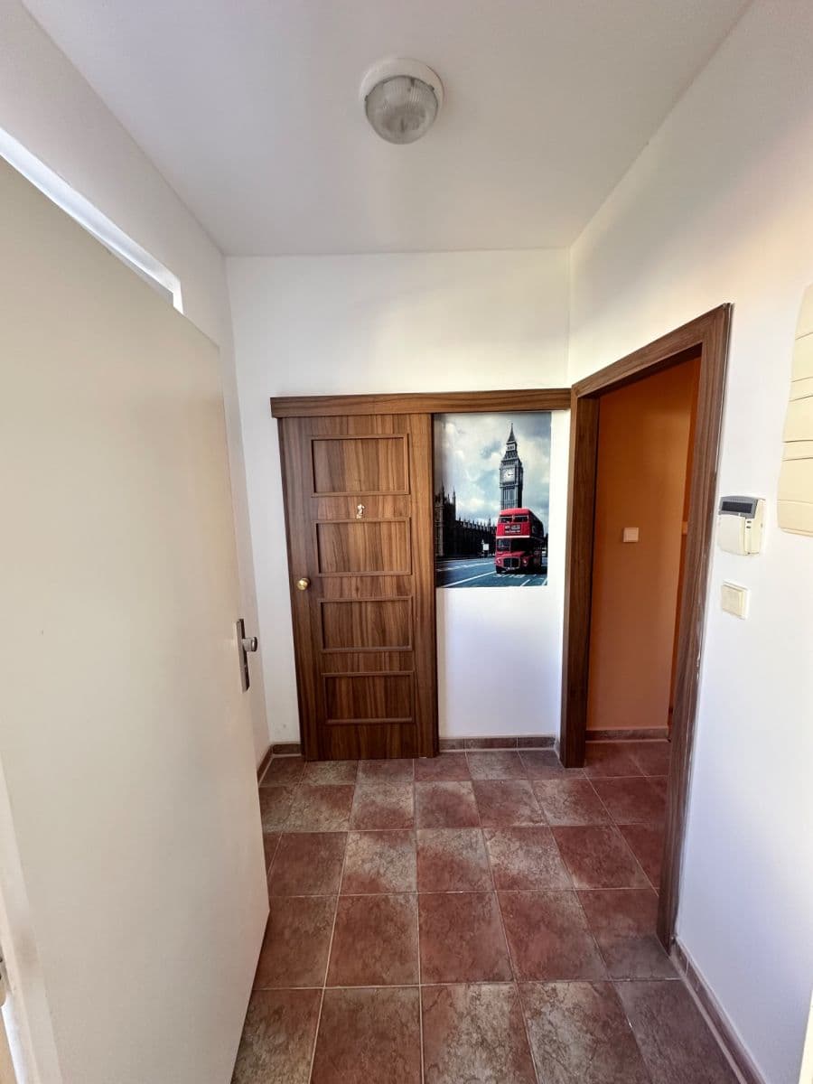 2 bedroom with open-plan kitchen flat to rent, 80 m², Dr. Steinera, Kladno, Středočeský Region 2 bedroom with open-plan kitchen flat to rent, 80 m², Dr. Steinera, Kladno, Středočeský Region