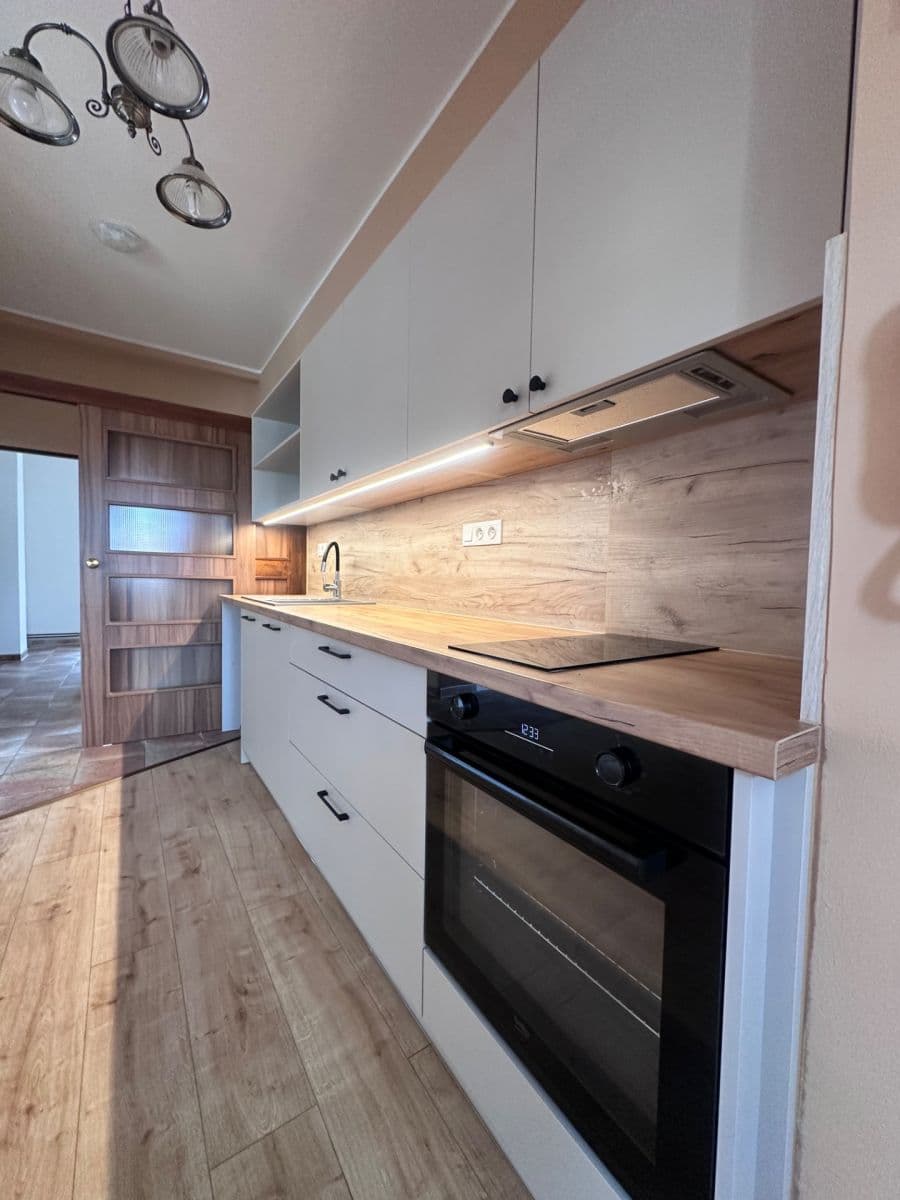 2 bedroom with open-plan kitchen flat to rent, 80 m², Dr. Steinera, Kladno, Středočeský Region 2 bedroom with open-plan kitchen flat to rent, 80 m², Dr. Steinera, Kladno, Středočeský Region