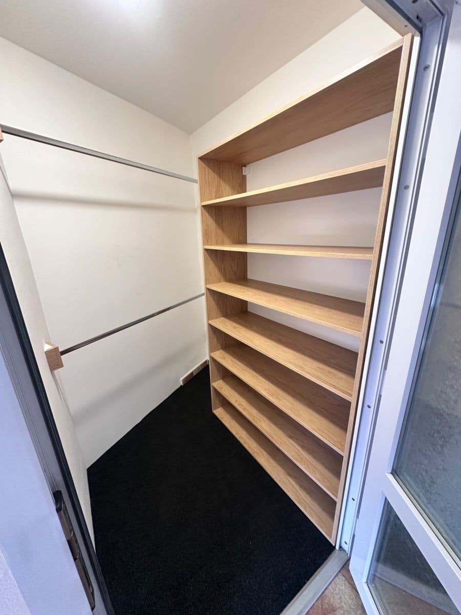 2 bedroom with open-plan kitchen flat to rent, 80 m², Dr. Steinera, Kladno, Středočeský Region 2 bedroom with open-plan kitchen flat to rent, 80 m², Dr. Steinera, Kladno, Středočeský Region