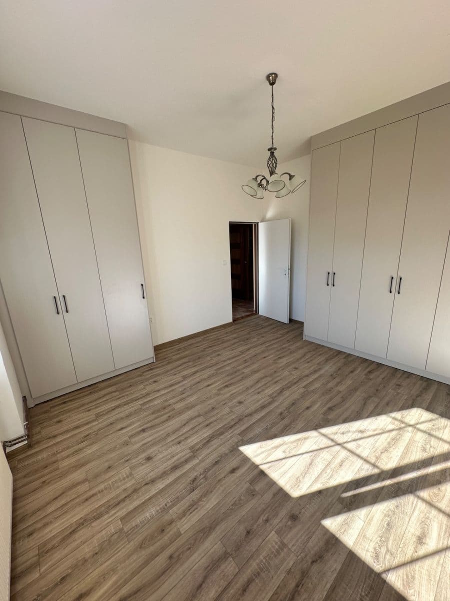 2 bedroom with open-plan kitchen flat to rent, 80 m², Dr. Steinera, Kladno, Středočeský Region 2 bedroom with open-plan kitchen flat to rent, 80 m², Dr. Steinera, Kladno, Středočeský Region