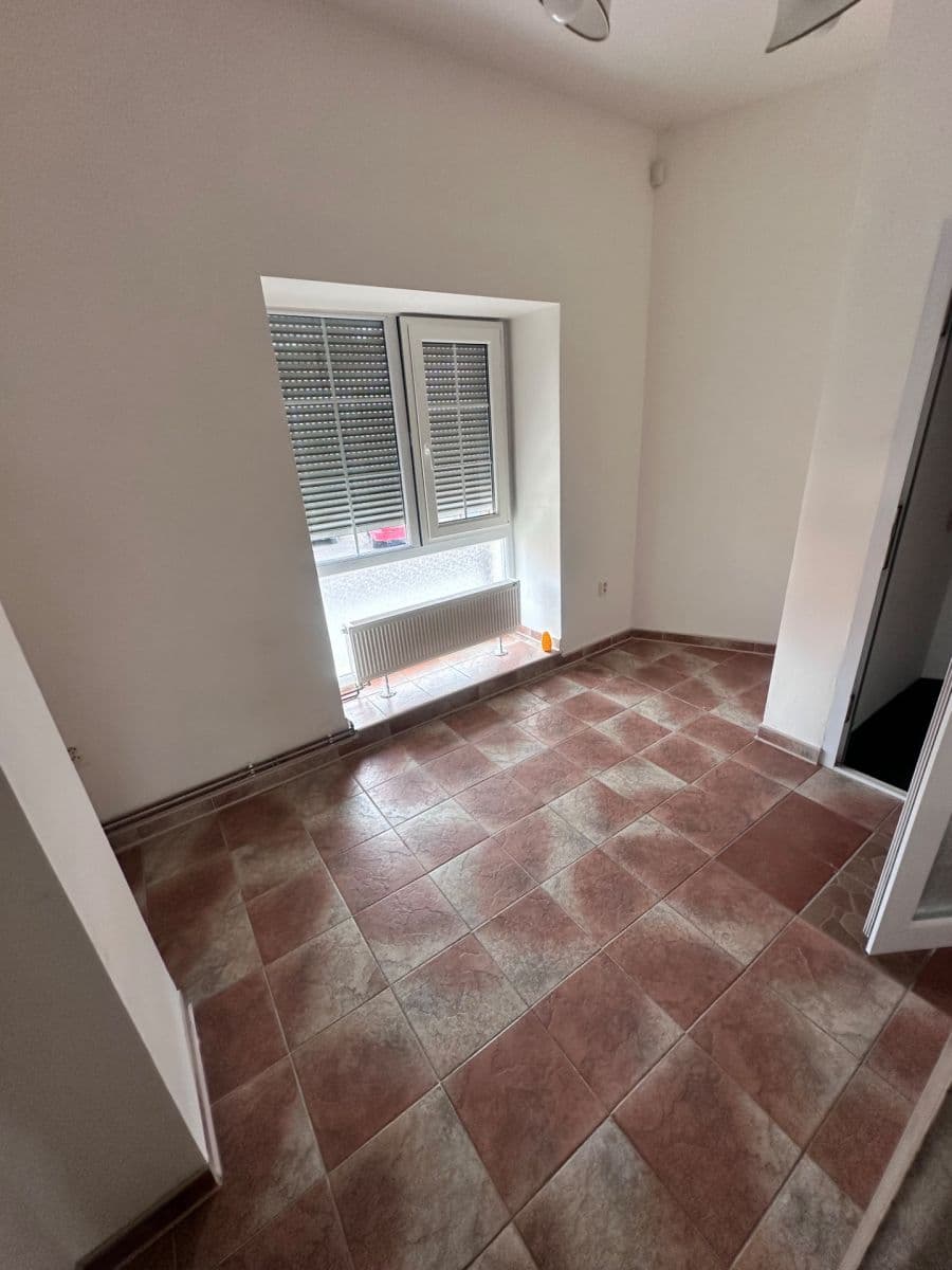 2 bedroom with open-plan kitchen flat to rent, 80 m², Dr. Steinera, Kladno, Středočeský Region 2 bedroom with open-plan kitchen flat to rent, 80 m², Dr. Steinera, Kladno, Středočeský Region