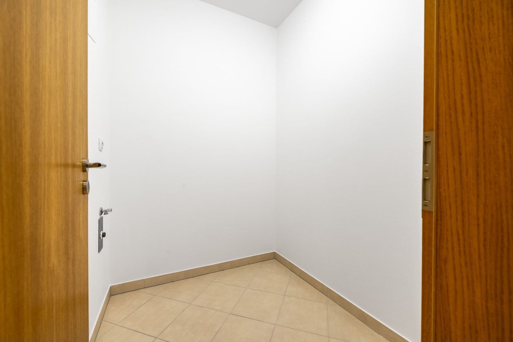 1 bedroom with open-plan kitchen flat to rent, 56 m², Míšovická, Prague, Prague 1 bedroom with open-plan kitchen flat to rent, 56 m², Míšovická, Prague, Prague