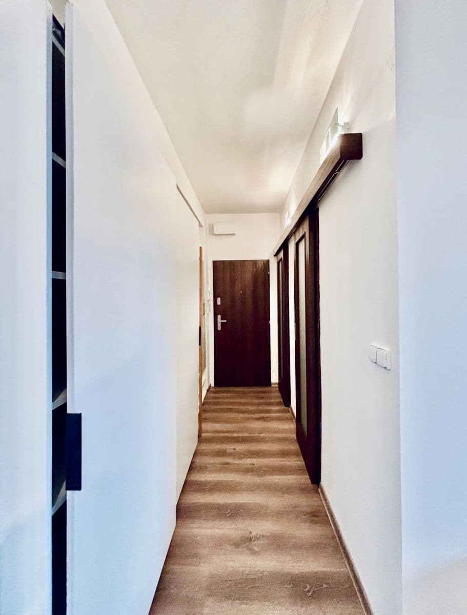 2 bedroom with open-plan kitchen flat for sale, 63 m², Československé armády, Skuteč, Pardubický Region 2 bedroom with open-plan kitchen flat for sale, 63 m², Československé armády, Skuteč, Pardubický Region