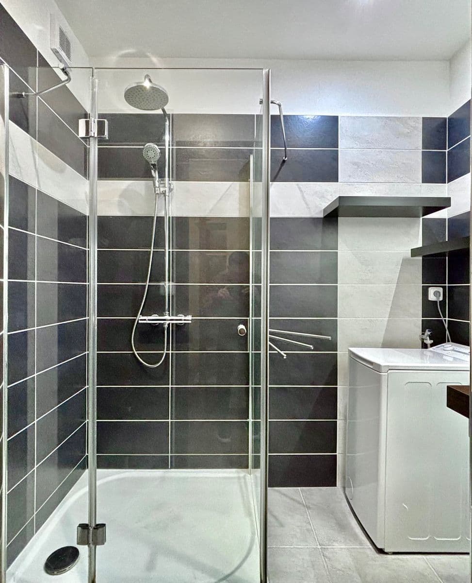 2 bedroom with open-plan kitchen flat for sale, 63 m², Československé armády, Skuteč, Pardubický Region 2 bedroom with open-plan kitchen flat for sale, 63 m², Československé armády, Skuteč, Pardubický Region