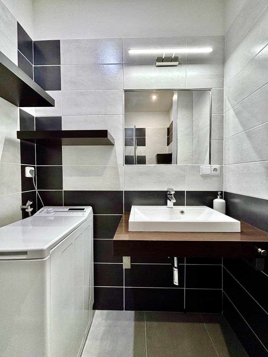 2 bedroom with open-plan kitchen flat for sale, 63 m², Československé armády, Skuteč, Pardubický Region 2 bedroom with open-plan kitchen flat for sale, 63 m², Československé armády, Skuteč, Pardubický Region