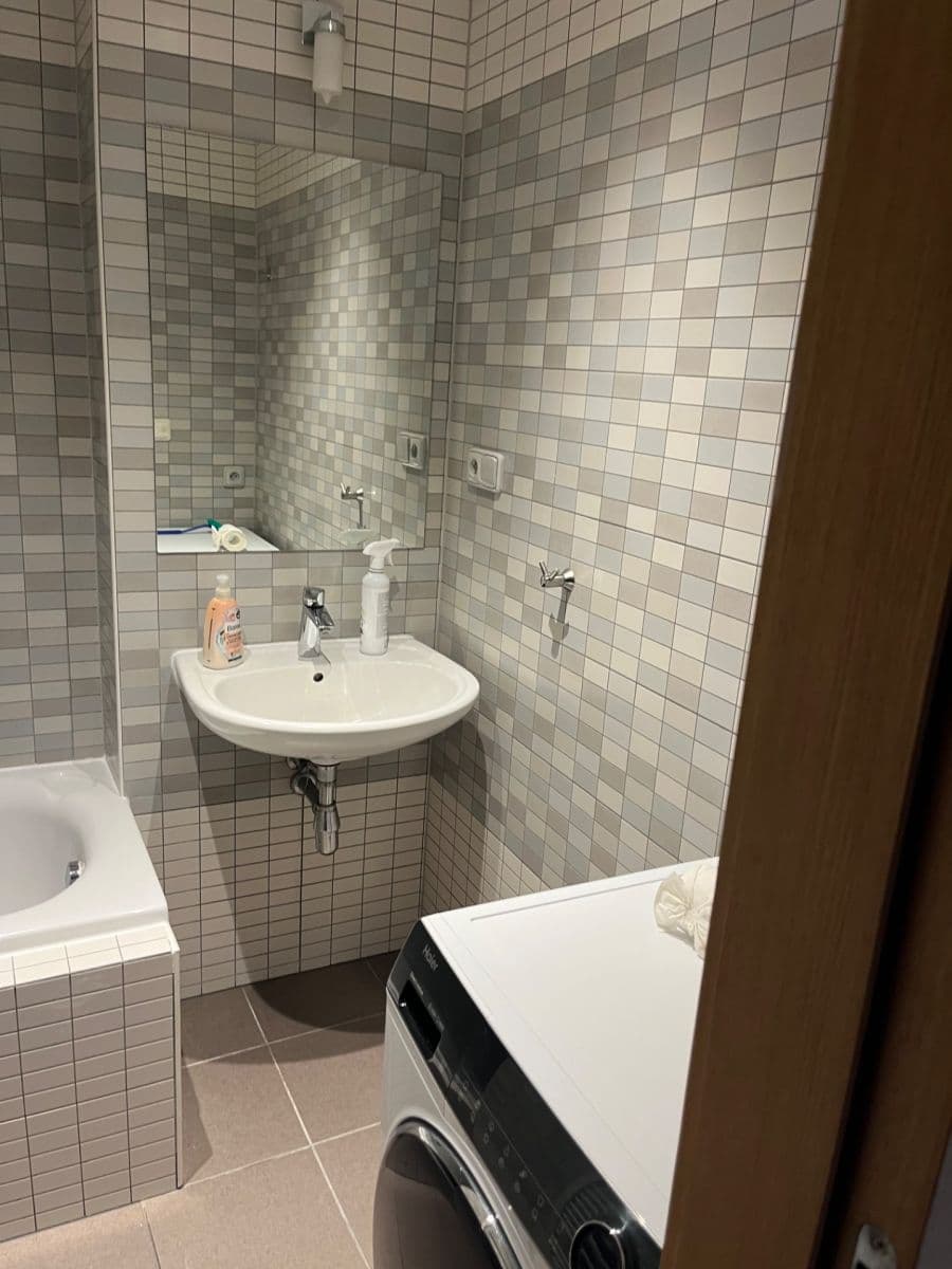 2 bedroom flat to rent, 65 m², 28. pluku, Prague, Prague 2 bedroom flat to rent, 65 m², 28. pluku, Prague, Prague