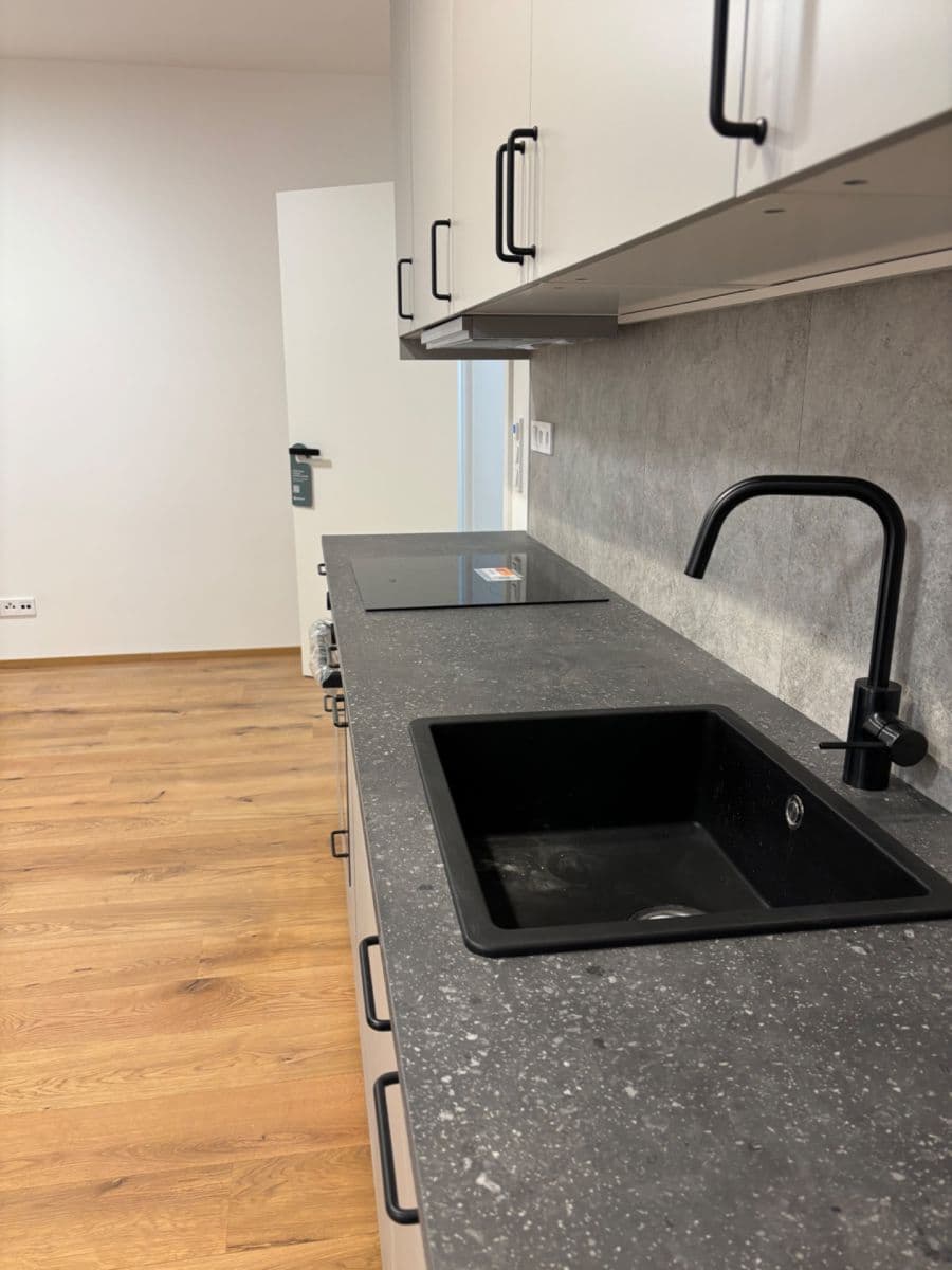 Studio flat to rent, 31 m², Starokošířská, Prague, Prague Studio flat to rent, 31 m², Starokošířská, Prague, Prague