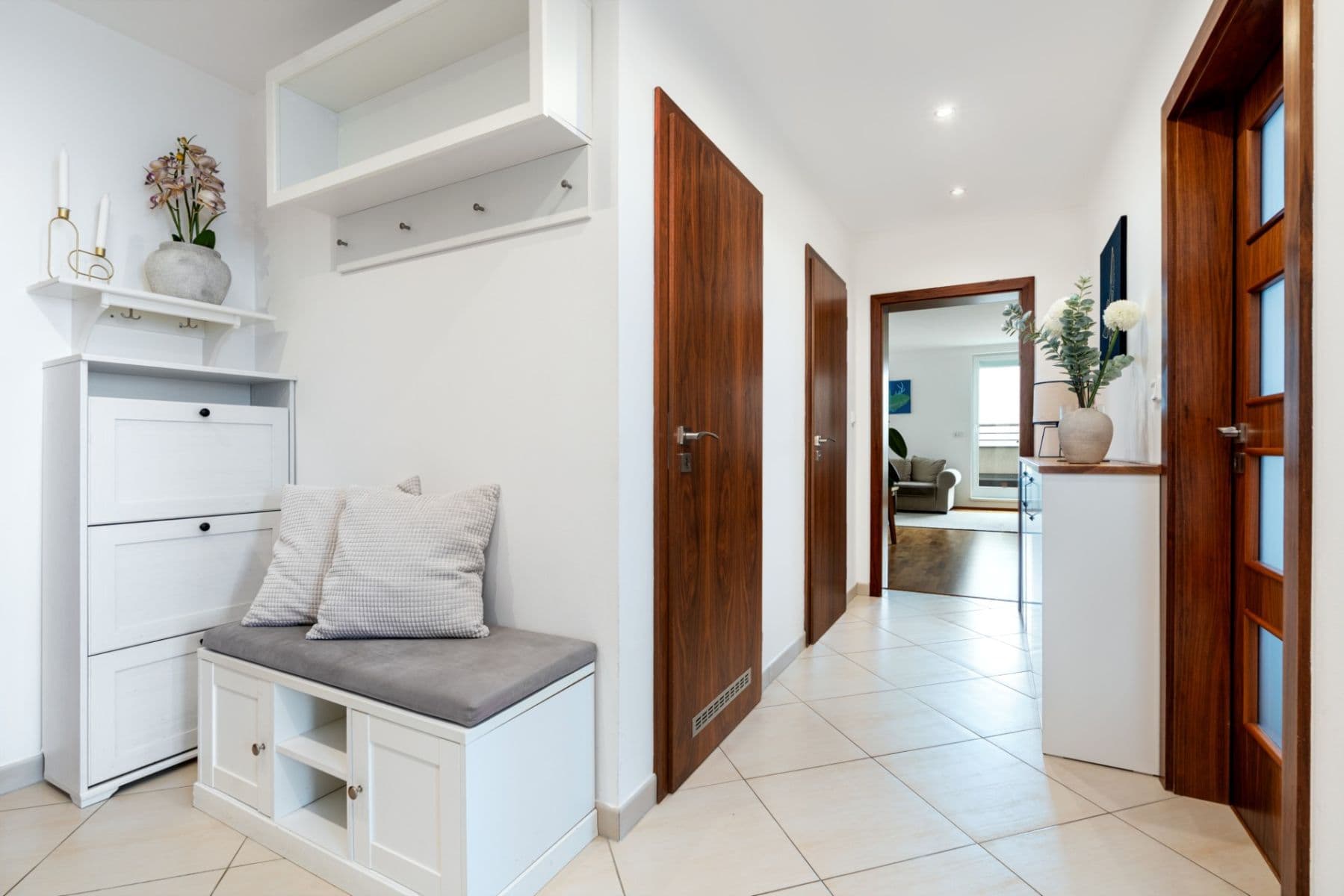 3 bedroom with open-plan kitchen flat to rent, 93 m², Sazovická, Prague, Prague 3 bedroom with open-plan kitchen flat to rent, 93 m², Sazovická, Prague, Prague