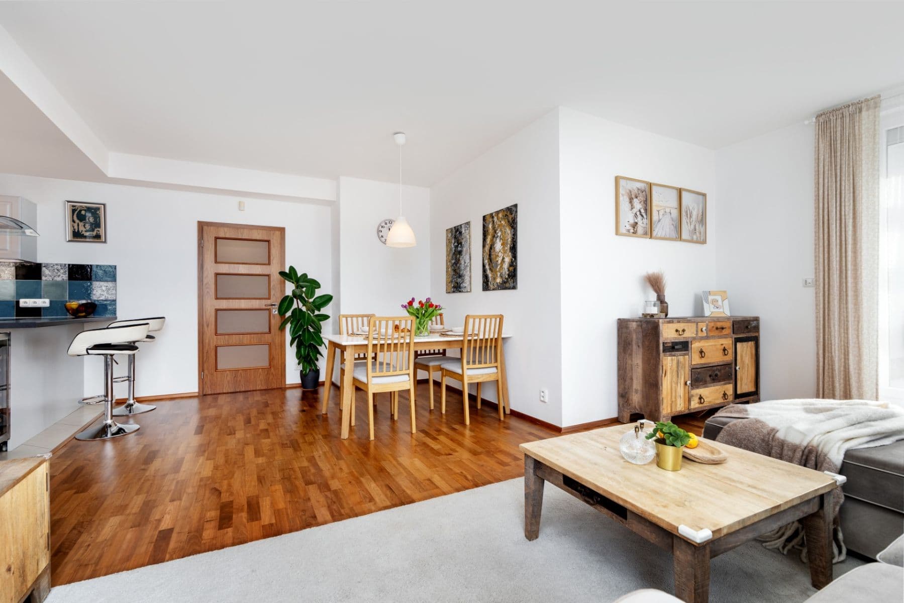 3 bedroom with open-plan kitchen flat to rent, 93 m², Sazovická, Prague, Prague 3 bedroom with open-plan kitchen flat to rent, 93 m², Sazovická, Prague, Prague