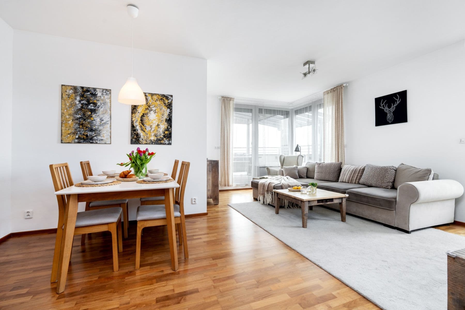 3 bedroom with open-plan kitchen flat to rent, 93 m², Sazovická, Prague, Prague 3 bedroom with open-plan kitchen flat to rent, 93 m², Sazovická, Prague, Prague