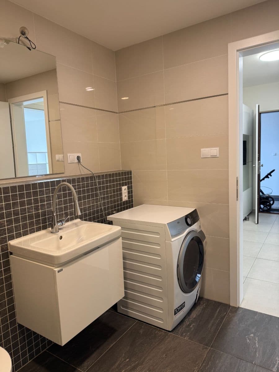 Studio flat to rent, 38 m², Mantovská, Prague, Prague Studio flat to rent, 38 m², Mantovská, Prague, Prague