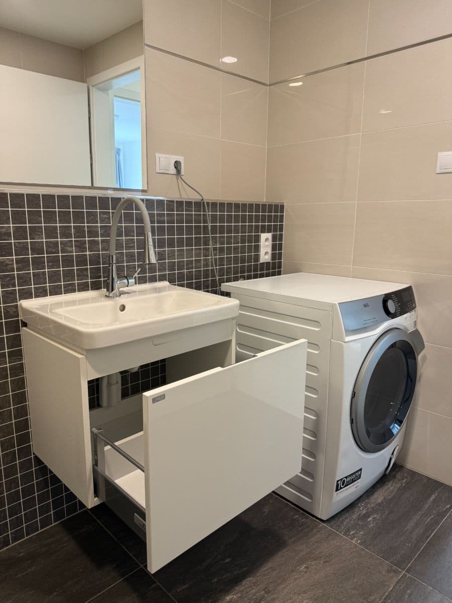 Studio flat to rent, 38 m², Mantovská, Prague, Prague Studio flat to rent, 38 m², Mantovská, Prague, Prague