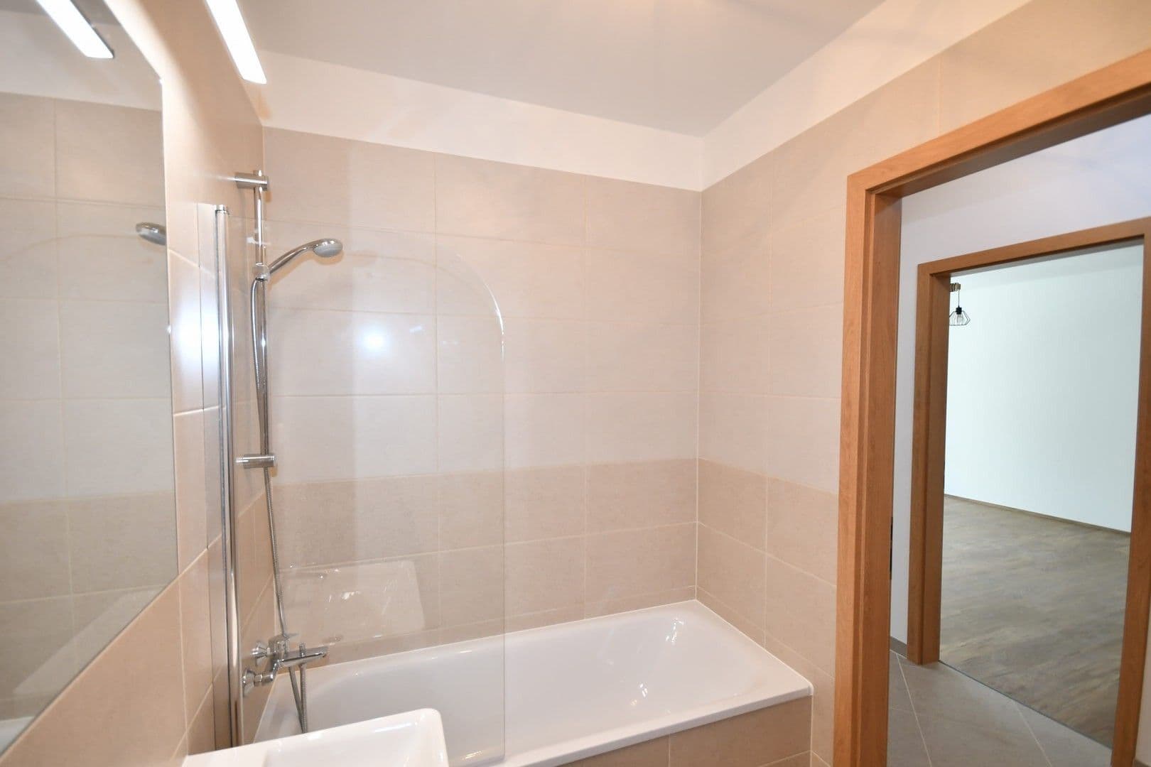 1 bedroom with open-plan kitchen flat to rent, 60 m², Stočesova, Prague, Prague 1 bedroom with open-plan kitchen flat to rent, 60 m², Stočesova, Prague, Prague