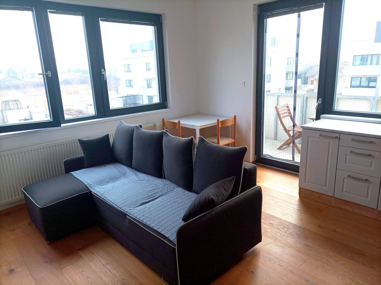 1 bedroom with open-plan kitchen flat to rent, 40 m², Karla IV., Horoměřice, Středočeský Region 1 bedroom with open-plan kitchen flat to rent, 40 m², Karla IV., Horoměřice, Středočeský Region