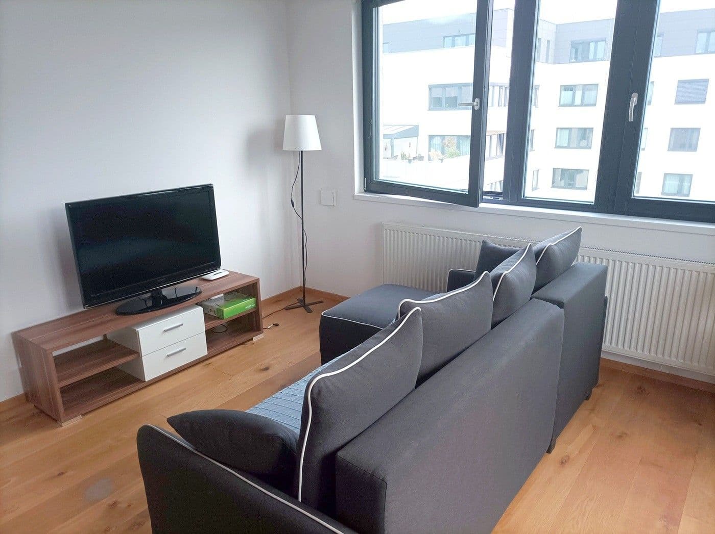 1 bedroom with open-plan kitchen flat to rent, 40 m², Karla IV., Horoměřice, Středočeský Region 1 bedroom with open-plan kitchen flat to rent, 40 m², Karla IV., Horoměřice, Středočeský Region