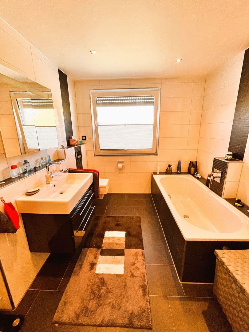 house for sale, 139 m², Henry-Dunant-Straße 19, Bottrop, North Rhine-Westphalia house for sale, 139 m², Henry-Dunant-Straße 19, Bottrop, North Rhine-Westphalia