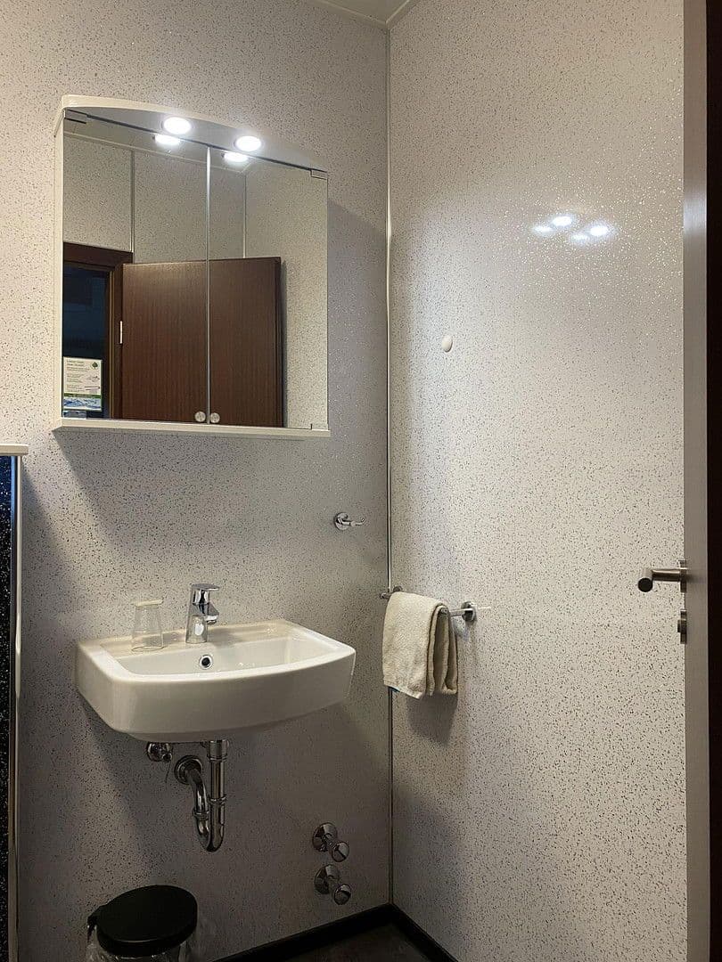 non-residential property for sale, 3,500 m², Udostr. 72-74, Trier, Rhineland-Palatinate non-residential property for sale, 3,500 m², Udostr. 72-74, Trier, Rhineland-Palatinate