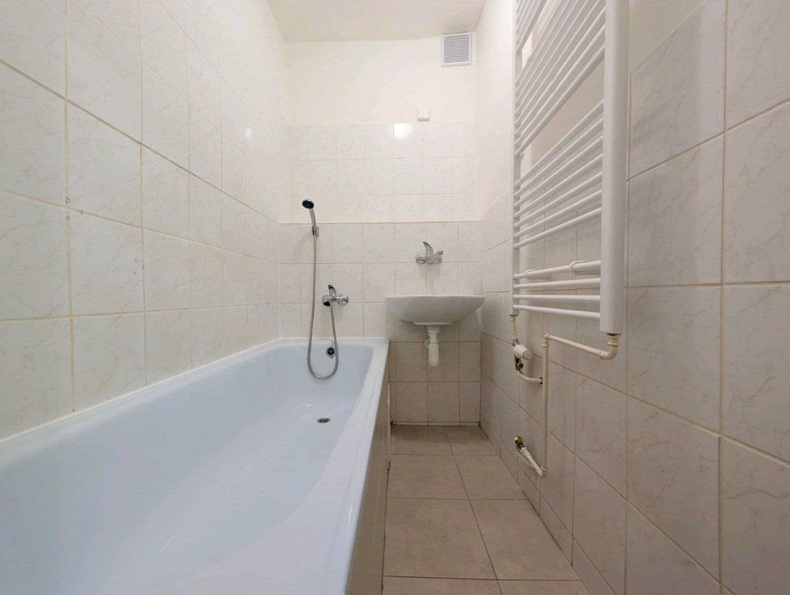 2 bedroom flat to rent, 60 m², náměstí Jana Nerudy, Ostrava, Moravskoslezský Region 2 bedroom flat to rent, 60 m², náměstí Jana Nerudy, Ostrava, Moravskoslezský Region