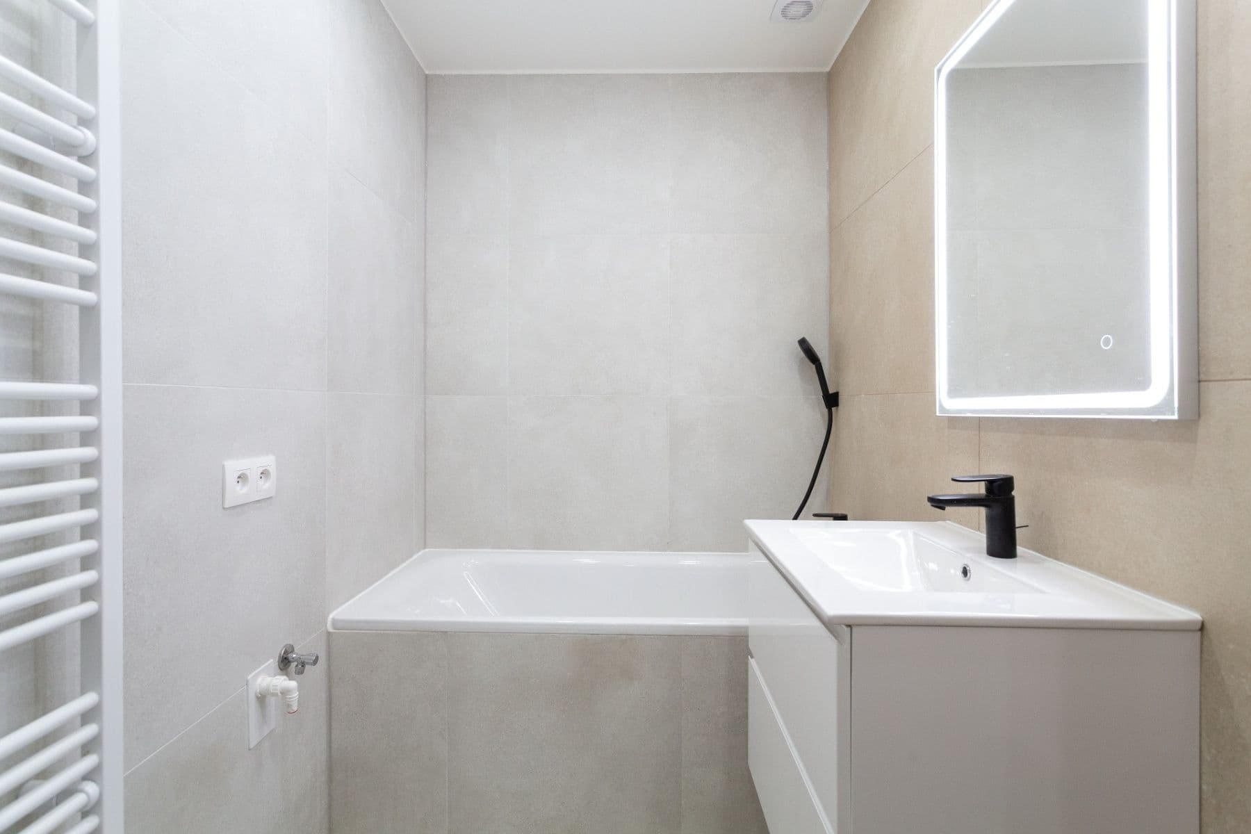 3 bedroom with open-plan kitchen flat for sale, 95 m², Dukelských hrdinů, Prague, Prague 3 bedroom with open-plan kitchen flat for sale, 95 m², Dukelských hrdinů, Prague, Prague