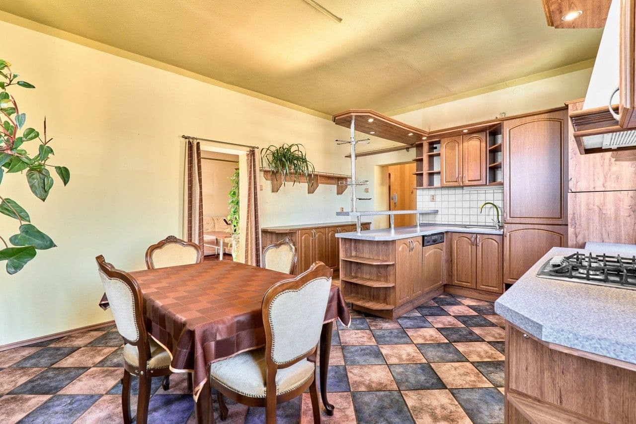 3 bedroom flat to rent, 89 m², Nerudova, Karlovy Vary, Karlovarský Region 3 bedroom flat to rent, 89 m², Nerudova, Karlovy Vary, Karlovarský Region