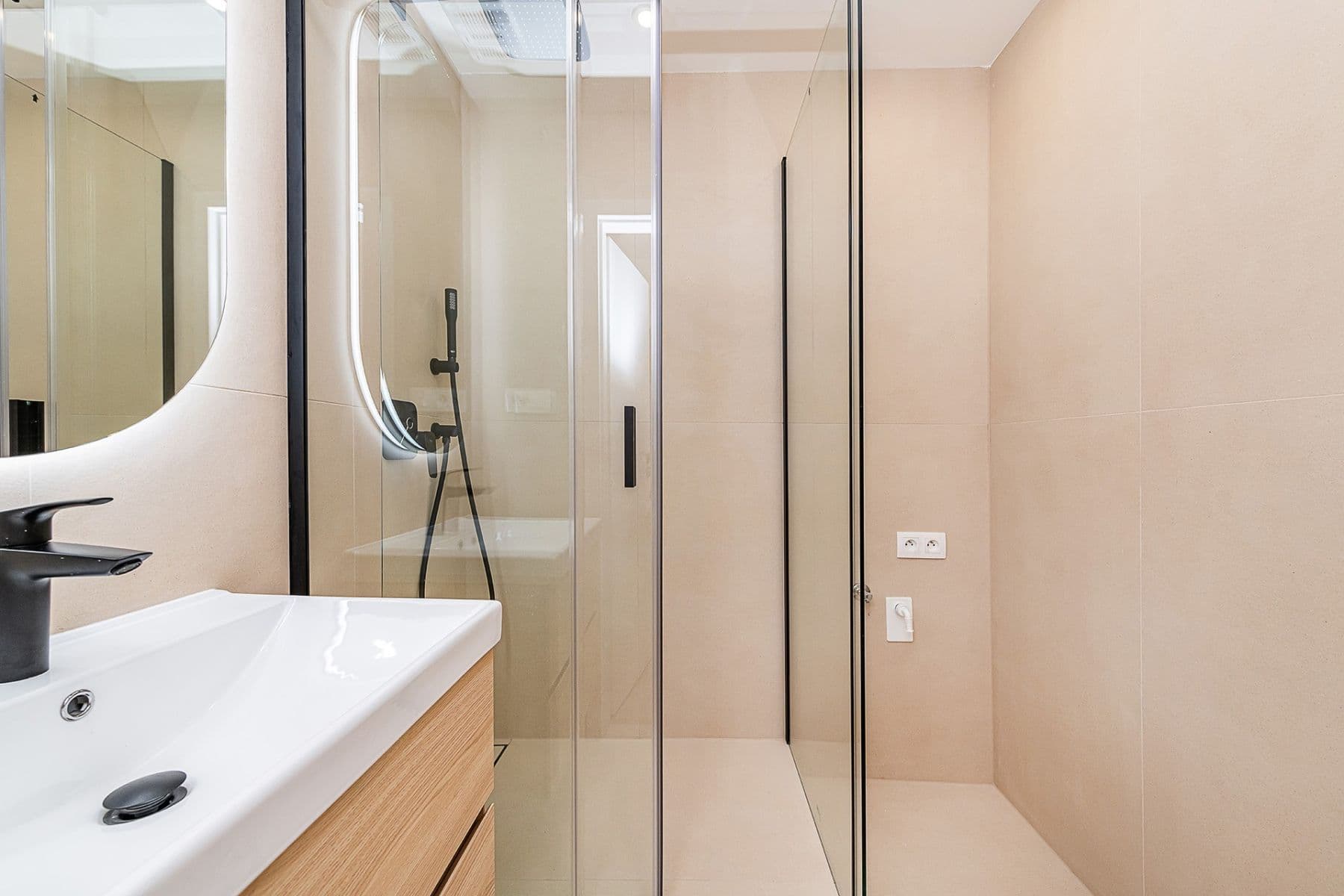 4 bedroom with open-plan kitchen flat for sale, 95 m², Pražského, Prague, Prague 4 bedroom with open-plan kitchen flat for sale, 95 m², Pražského, Prague, Prague