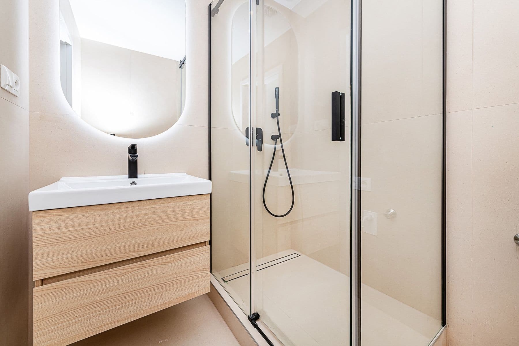 4 bedroom with open-plan kitchen flat for sale, 95 m², Pražského, Prague, Prague 4 bedroom with open-plan kitchen flat for sale, 95 m², Pražského, Prague, Prague