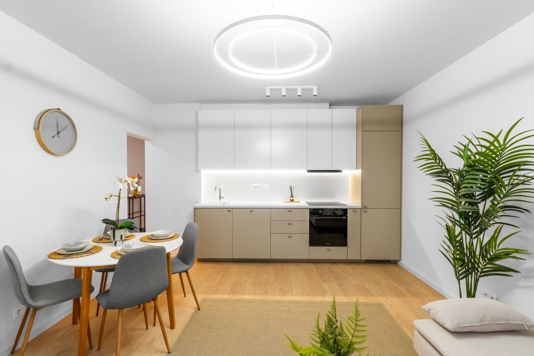 4 bedroom with open-plan kitchen flat for sale, 95 m², Pražského, Prague, Prague 4 bedroom with open-plan kitchen flat for sale, 95 m², Pražského, Prague, Prague