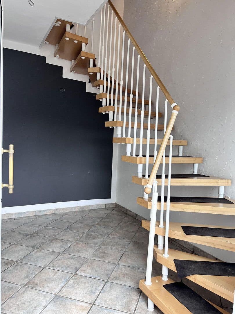 2 bedroom with open-plan kitchen flat to rent, 160 m², Heinsberg, North Rhine-Westphalia 2 bedroom with open-plan kitchen flat to rent, 160 m², Heinsberg, North Rhine-Westphalia