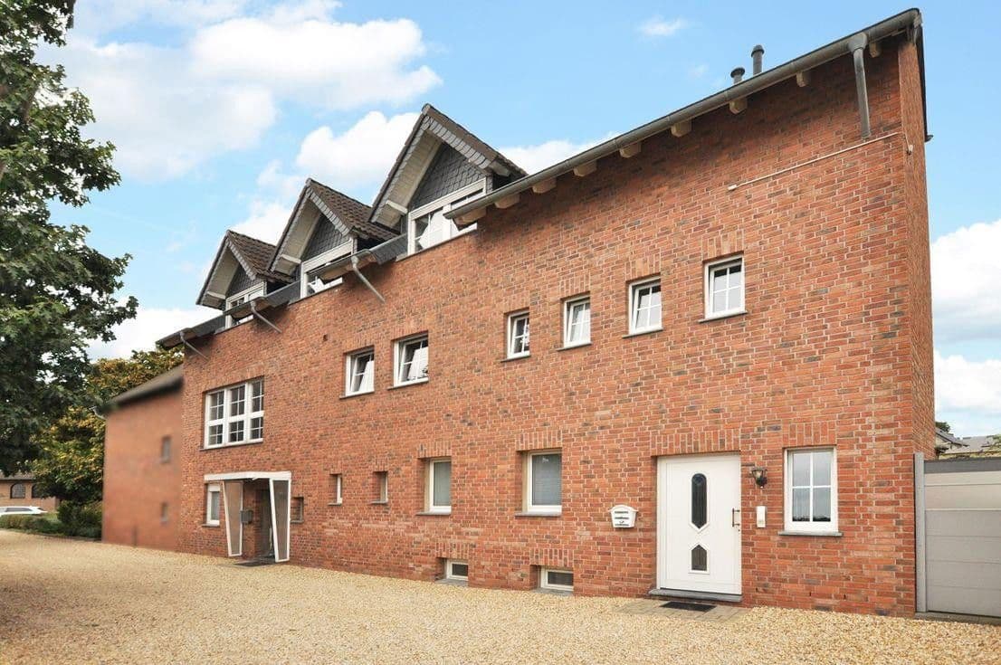 2 bedroom with open-plan kitchen flat to rent, 160 m², Heinsberg, North Rhine-Westphalia 2 bedroom with open-plan kitchen flat to rent, 160 m², Heinsberg, North Rhine-Westphalia