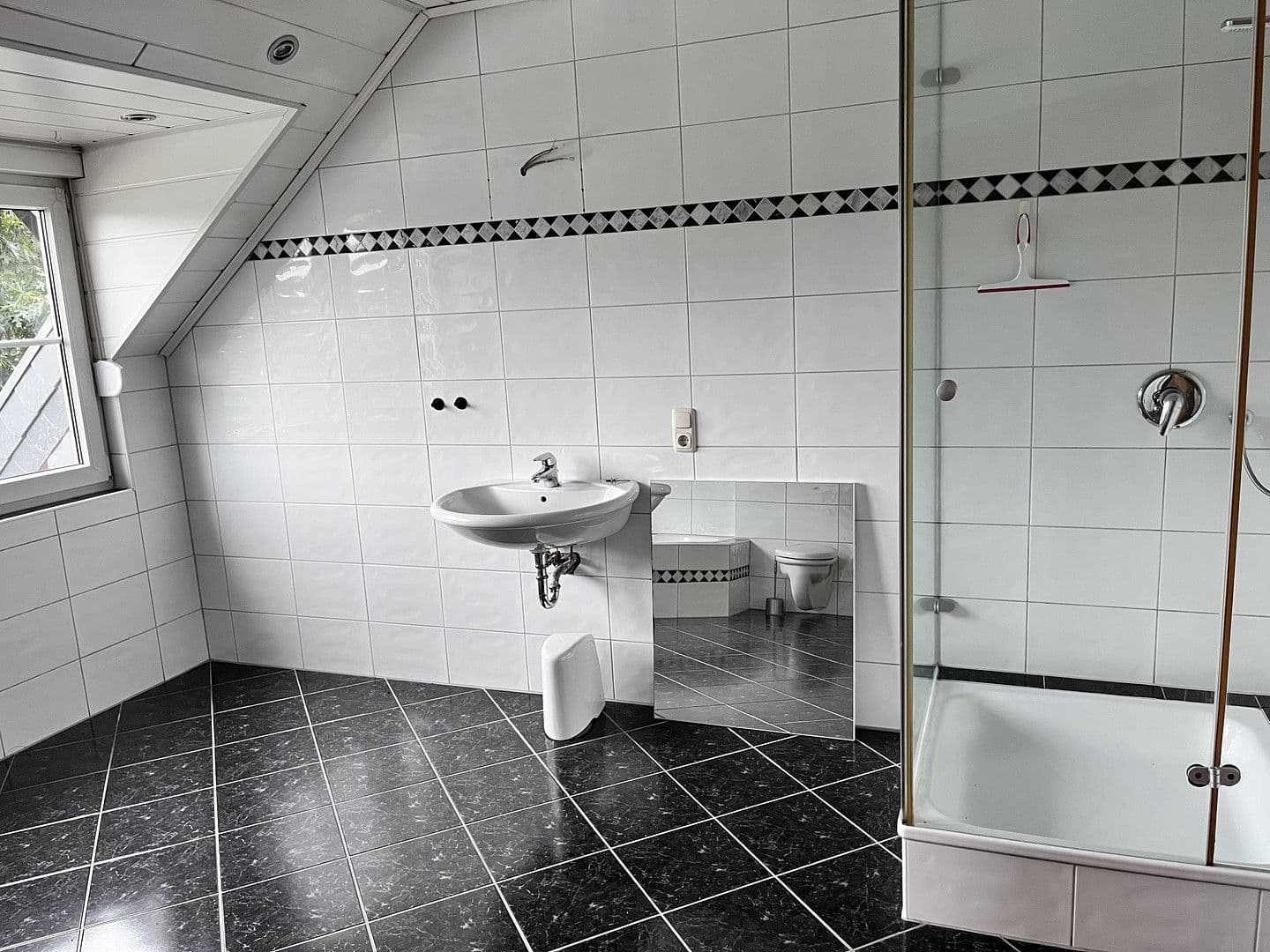 2 bedroom with open-plan kitchen flat to rent, 160 m², Heinsberg, North Rhine-Westphalia 2 bedroom with open-plan kitchen flat to rent, 160 m², Heinsberg, North Rhine-Westphalia