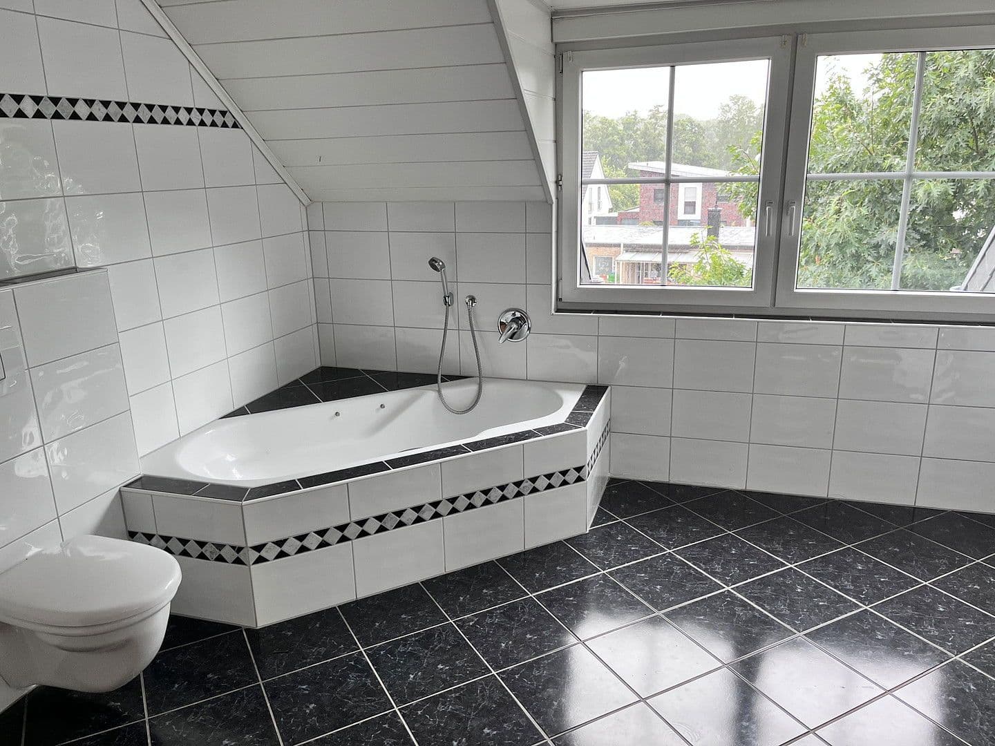 2 bedroom with open-plan kitchen flat to rent, 160 m², Heinsberg, North Rhine-Westphalia 2 bedroom with open-plan kitchen flat to rent, 160 m², Heinsberg, North Rhine-Westphalia