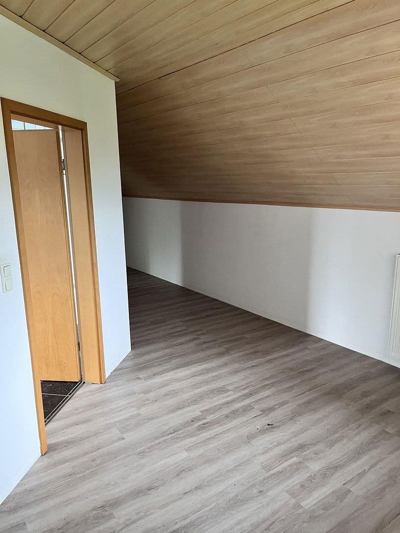 2 bedroom with open-plan kitchen flat to rent, 160 m², Heinsberg, North Rhine-Westphalia 2 bedroom with open-plan kitchen flat to rent, 160 m², Heinsberg, North Rhine-Westphalia