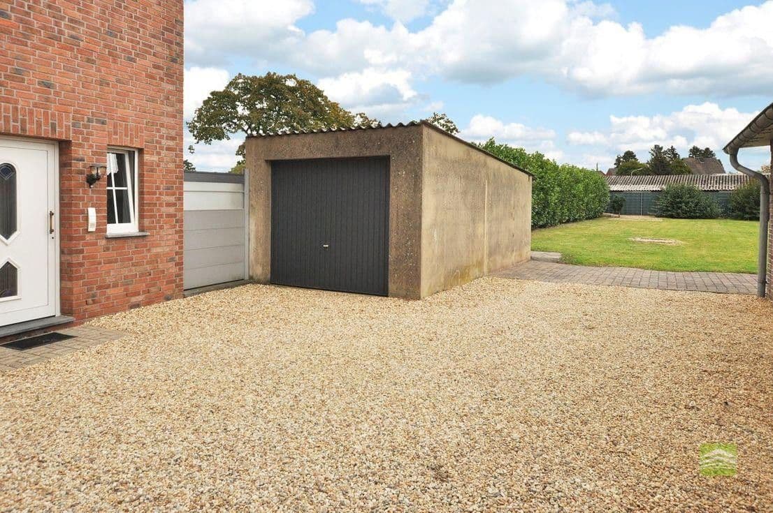 2 bedroom with open-plan kitchen flat to rent, 160 m², Heinsberg, North Rhine-Westphalia 2 bedroom with open-plan kitchen flat to rent, 160 m², Heinsberg, North Rhine-Westphalia