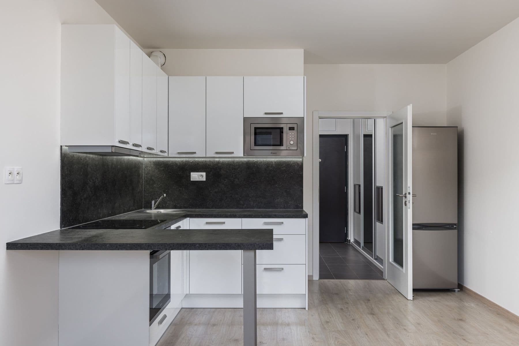 Studio flat to rent, 31 m², Škrábkových, Prague, Prague Studio flat to rent, 31 m², Škrábkových, Prague, Prague