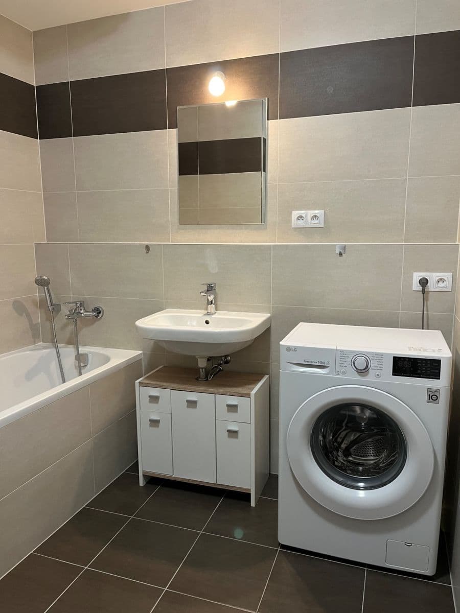 Studio flat to rent, 39 m², Olgy Havlové, Prague, Prague Studio flat to rent, 39 m², Olgy Havlové, Prague, Prague