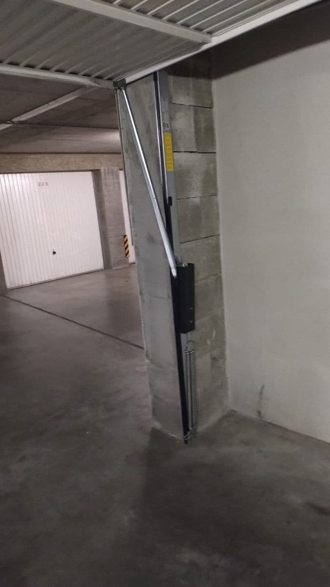 garage to rent, 17 m², Žarošická, Brno, Jihomoravský Region garage to rent, 17 m², Žarošická, Brno, Jihomoravský Region