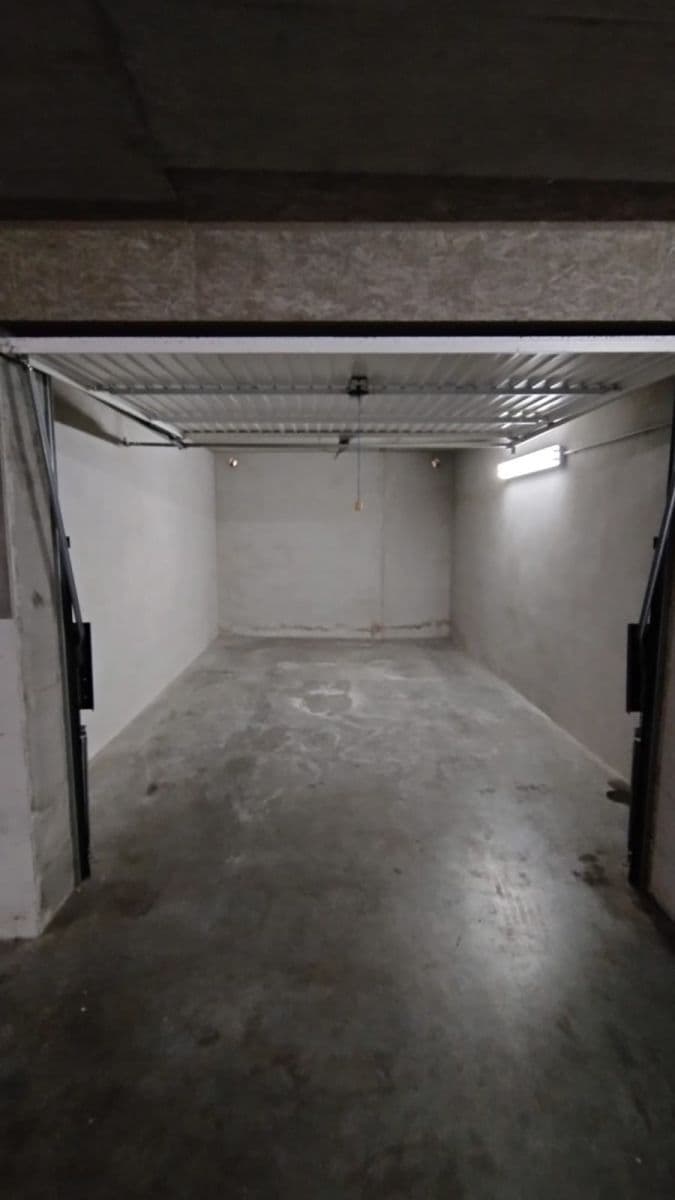 garage to rent, 17 m², Žarošická, Brno, Jihomoravský Region garage to rent, 17 m², Žarošická, Brno, Jihomoravský Region