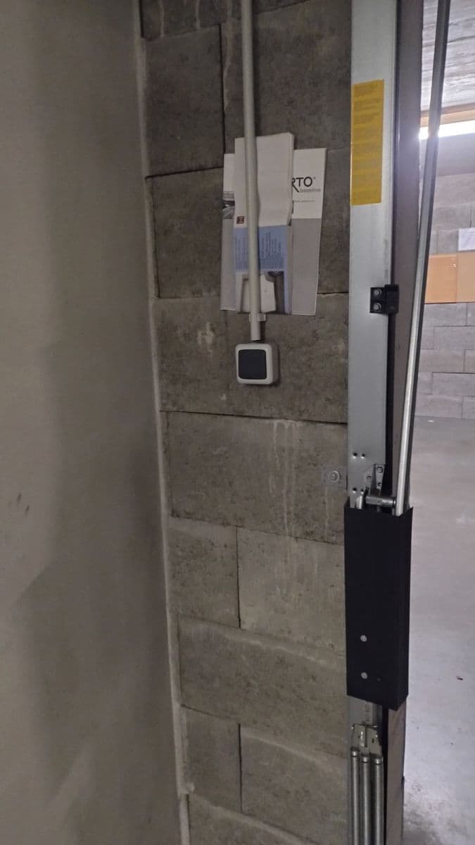 garage to rent, 17 m², Žarošická, Brno, Jihomoravský Region garage to rent, 17 m², Žarošická, Brno, Jihomoravský Region