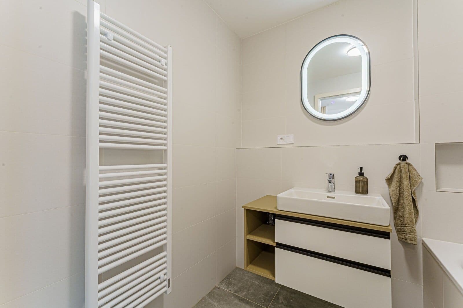 1 bedroom with open-plan kitchen flat to rent, 59 m², U Komína, Prague, Prague 1 bedroom with open-plan kitchen flat to rent, 59 m², U Komína, Prague, Prague