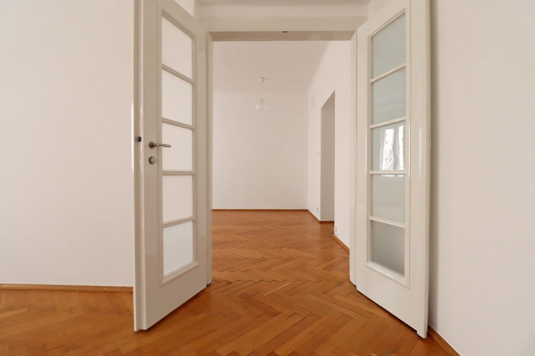 2 bedroom flat to rent, 70 m², U smaltovny, Prague, Prague 2 bedroom flat to rent, 70 m², U smaltovny, Prague, Prague
