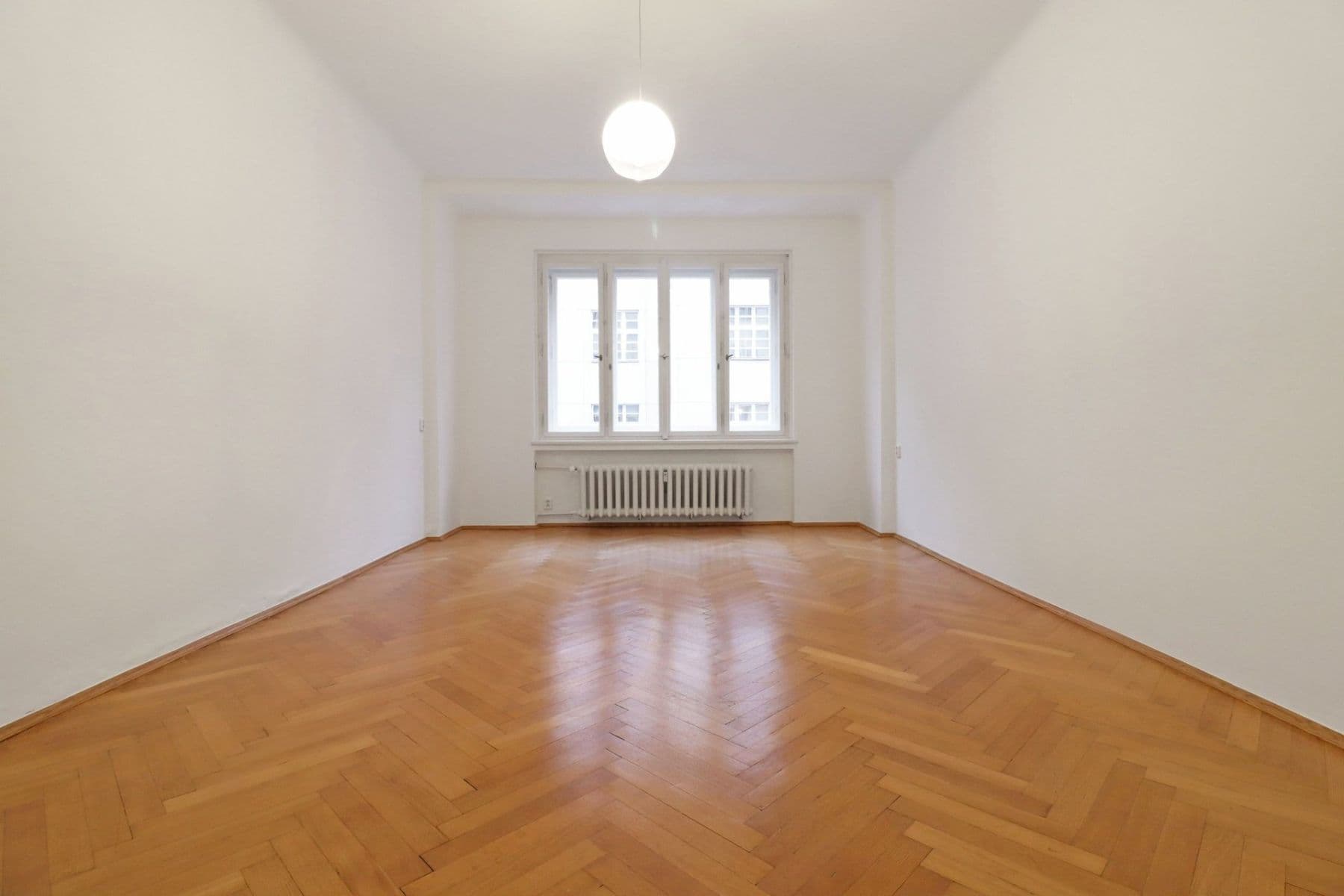 2 bedroom flat to rent, 70 m², U smaltovny, Prague, Prague 2 bedroom flat to rent, 70 m², U smaltovny, Prague, Prague