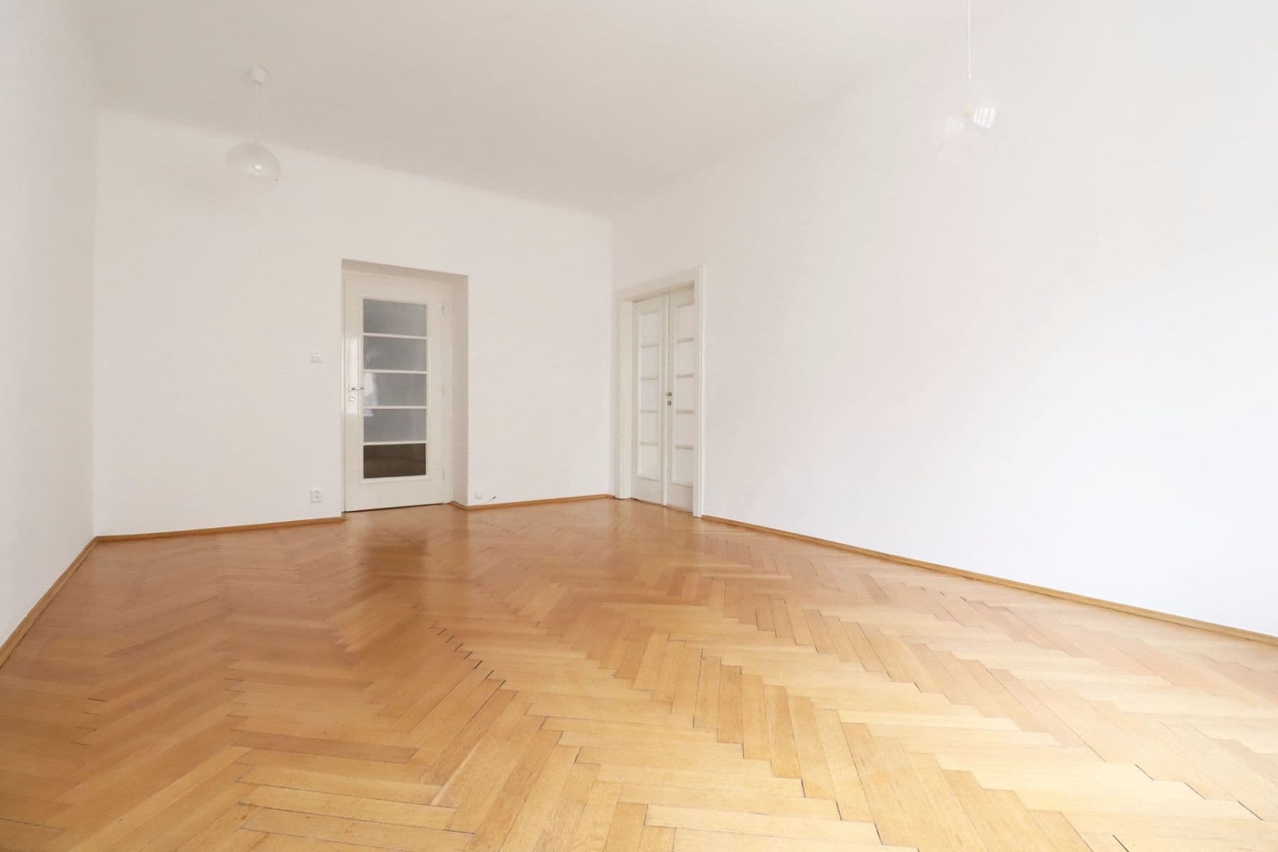 2 bedroom flat to rent, 70 m², U smaltovny, Prague, Prague 2 bedroom flat to rent, 70 m², U smaltovny, Prague, Prague