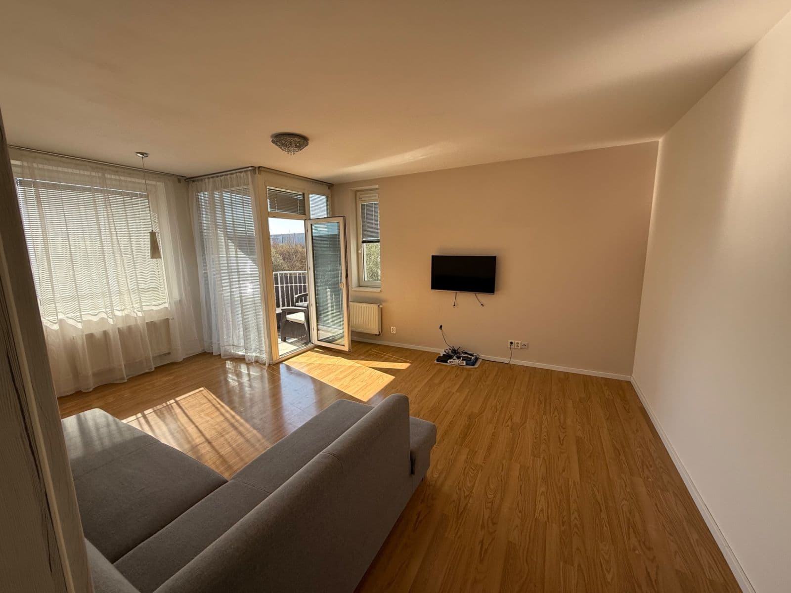 1 bedroom with open-plan kitchen flat to rent, 56 m², Pastevců, Prague, Prague 1 bedroom with open-plan kitchen flat to rent, 56 m², Pastevců, Prague, Prague